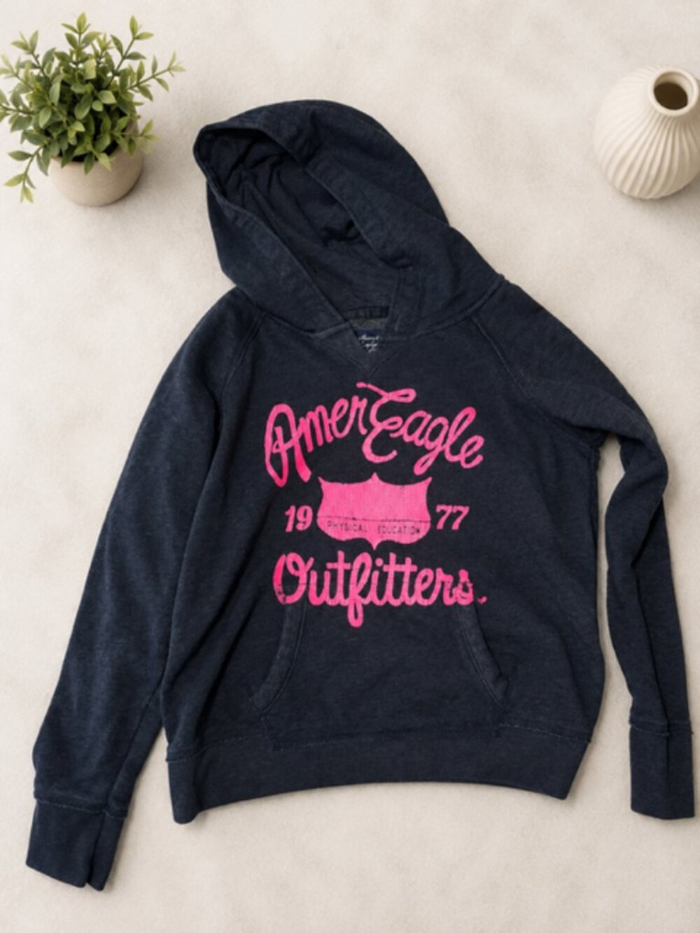 American Eagle Outfitters Graphic Hoodie – Women’s Medium